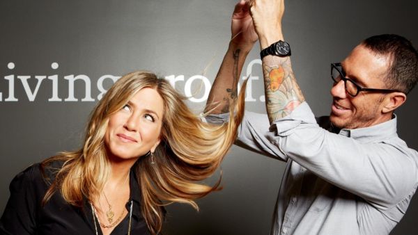 جينيفر أنيستون ومصفف شعرها