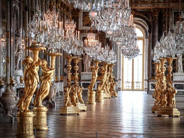 A picture taken in the Chateau de Versailles (Palace of Versailles) in Versailles near Paris, on June 5, 2020, shows the Galerie des Glaces (Hall of Mirrors) on the eve of it re-opening after 82 days of closure due to the novel coronavirus (COVID-19) outbreak. The Palace of Versailles -- France's big tourist attraction with nearly 10 million tourists a year - will open on June 6 with no US or Asia tourists who represent 30% of its visitors. STEPHANE DE SAKUTIN / AFP