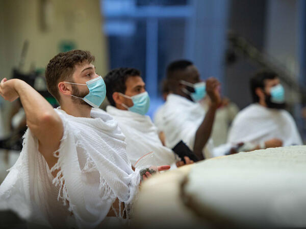 هكذا رمى حجاج بيت الله الجمرات في زمن "كورونا"