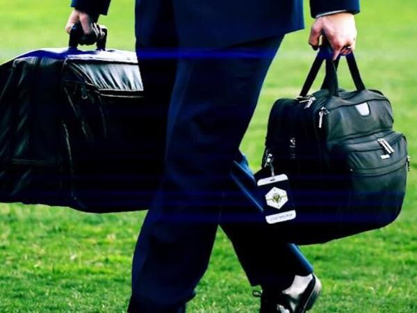  تعرف على محتويات أهم حقيبة في العالم