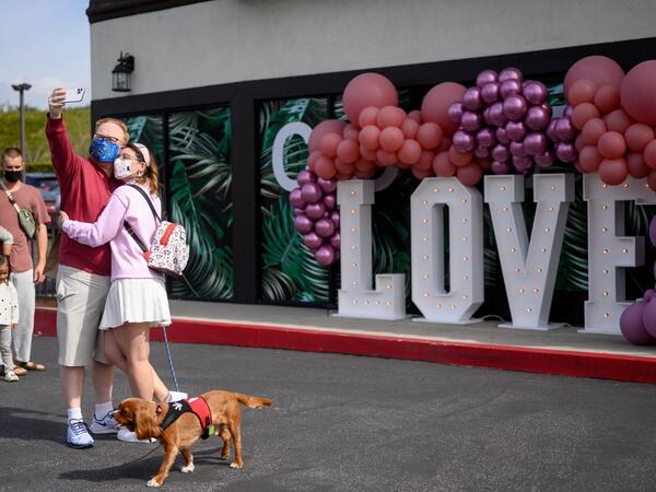  A view of the atmosphere at the Sun and Sea Collective Valentine's Day Pop Up Market on February 13, 2021 in El Segundo, California. Emma McIntyre/Getty Images/AFP