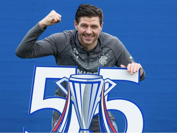 ستيفين جيرارد مدرب رينجرز