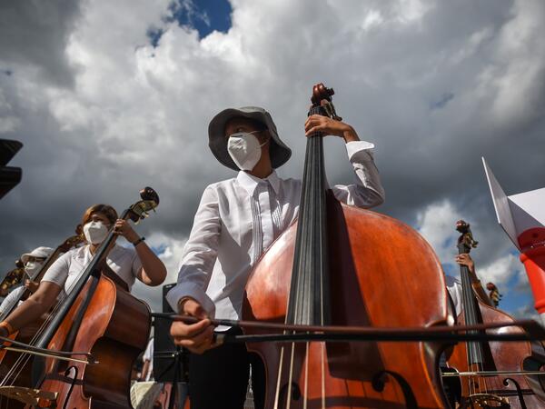 Venezuelan musicians form the world's largest orchestra
