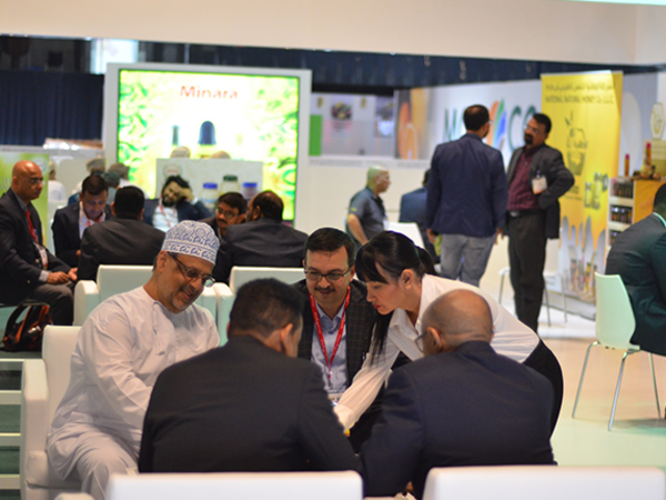The Sultanate’s pavilion at the ongoing annual food and hospitality exhibition – Gulfood 2019
Dubai is attracting an outstanding turnout of investors, producers, business owners and suppliers
who are interested in getting acquainted with the Omani products and exploring the available
investment opportunities in the Sultanate.