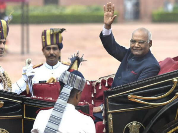 الرئيس الـ 14 لجمهورية الهند منذ استقلالها عن التاج البريطاني في سنة 1947م