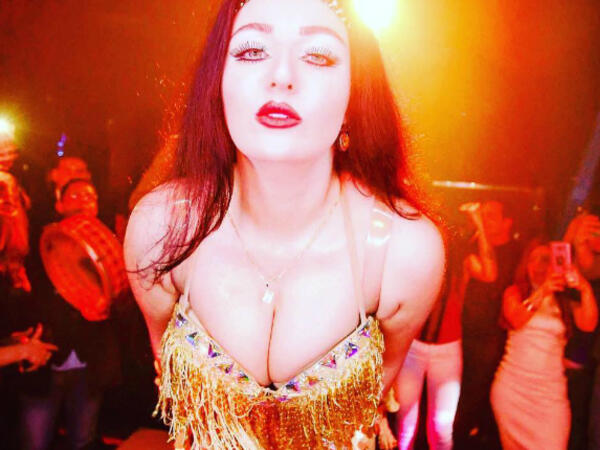 Armenian-Russian dancer Safinaz is at the top of the highest paid list, with a salary of 30,000 pounds per performance