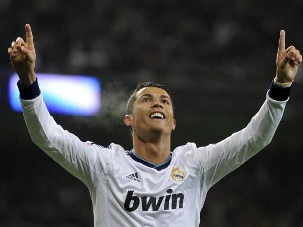 حساب البرتغالي كريستيانو رونالدو (ريال مدريد) - ما يقارب الـ 16 مليون متابعاً. Cristiano@