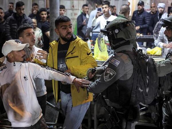 Israeli Police Beat, Arrest Palestinian Protesters in Jerusalem