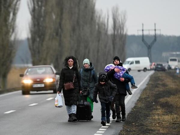 Families, Civilians Make Mass Exodus Out of Ukraine