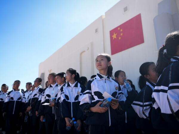 A group of students visit "Mars Base 1", a C-Space Project, in the Gobi desert, some 40 kilometres from Jinchang in China's northwest Gansu province on April 17, 2019. WANG ZHAO / AFP