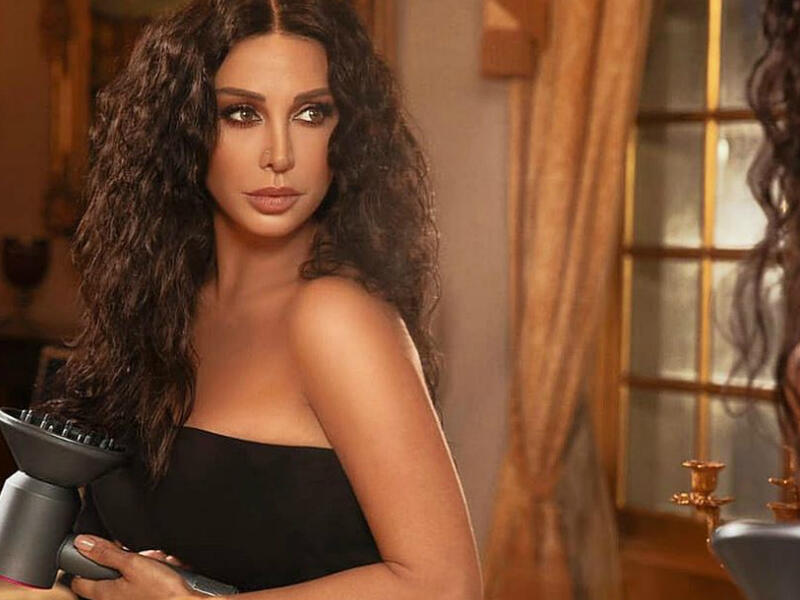 A Lebanese presenter and beauty expert residing in the UAE The Joelles show first aired on MBC1 and she opened Joelle Beauty Clinic beauty and Maison de Joelle She has more than 9 million followers on Instagram Source joellemardinian Instagram