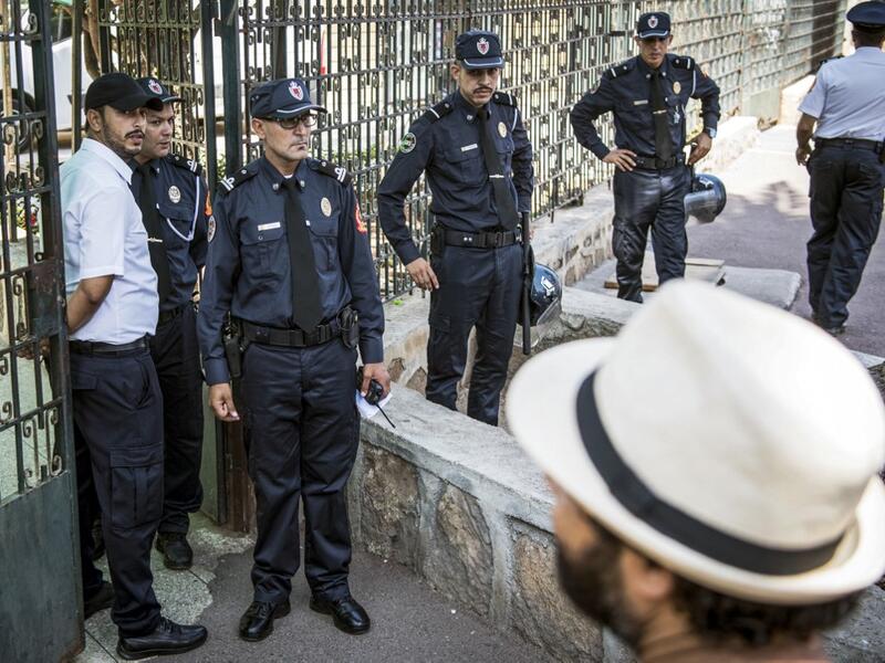 Moroccan security forces stand guard outside a courthouse holding the trial of Hajar Raissouni, a journalist of the daily newspaper Akhbar El-Youm, on charges of abortion, in the capital Rabat on September 9, 2019. FADEL SENNA / AFP