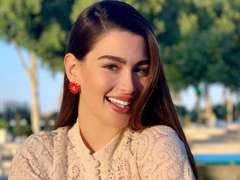 "They gave me the Best Beauty Influencer Award! Thanks to the Ministry of Tourism of Uzbekistan and the World Congress of Social Media Influencers" (Source: Rawan Bin Hussain Instagram)