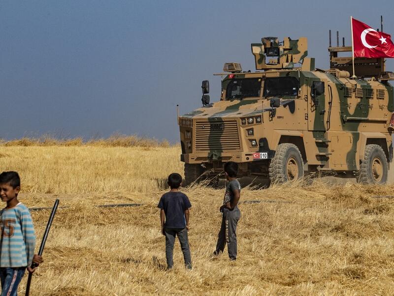  United States and Turkey began last month joint patrols in northeastern Syria aimed at easing tensions between Ankara and US-backed Kurdish forces. (Delil SOULEIMAN / AFP)