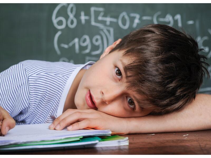 تجربة أكبر عدد ممكن من أساليب التعلم لتحسين علامات الطفل