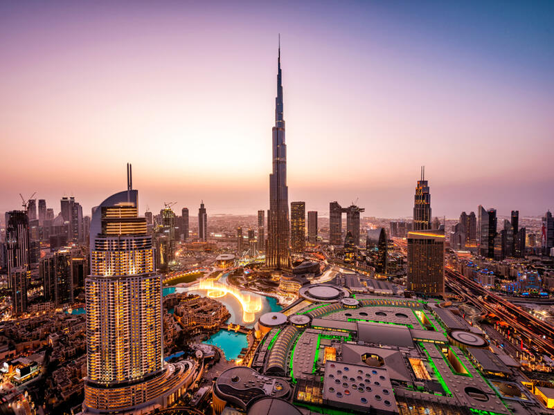  Burj Khalifa  (Shutterstock)	