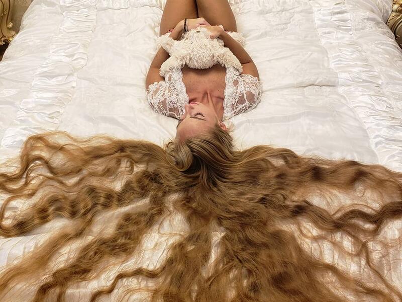 Alena Kravchenko (Twitter)