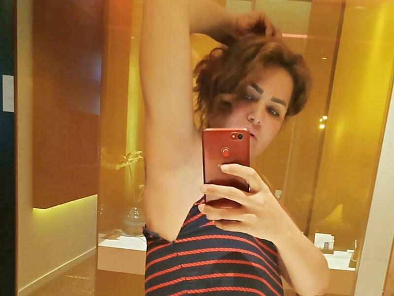Elmasri published a video to her 2.7 million Instagram followers explaining to women where to wear their anklets 