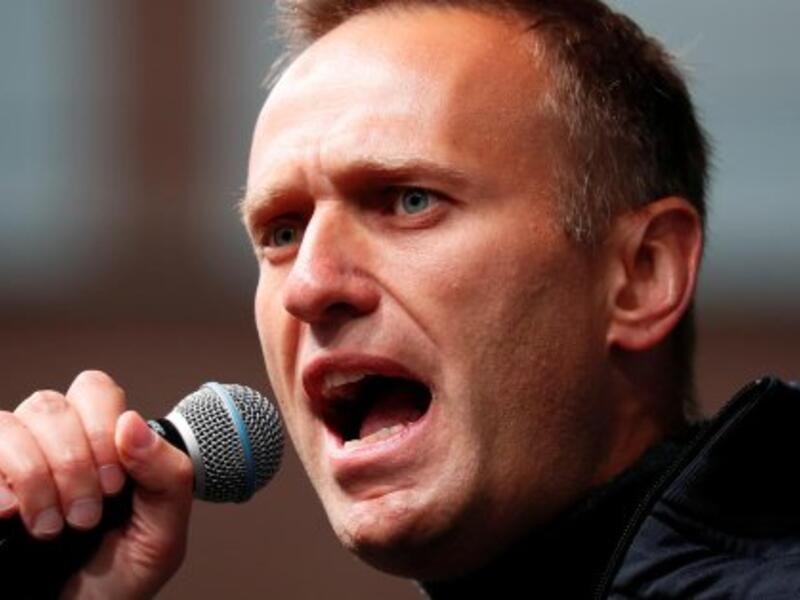 Russian authorities raid Kremlin critic Alexei Navalny (Twitter)