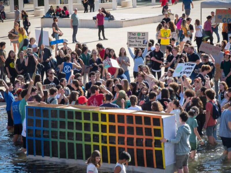 Hundreds rally for climate action in Tel Aviv as protests held around the world (Twitter)