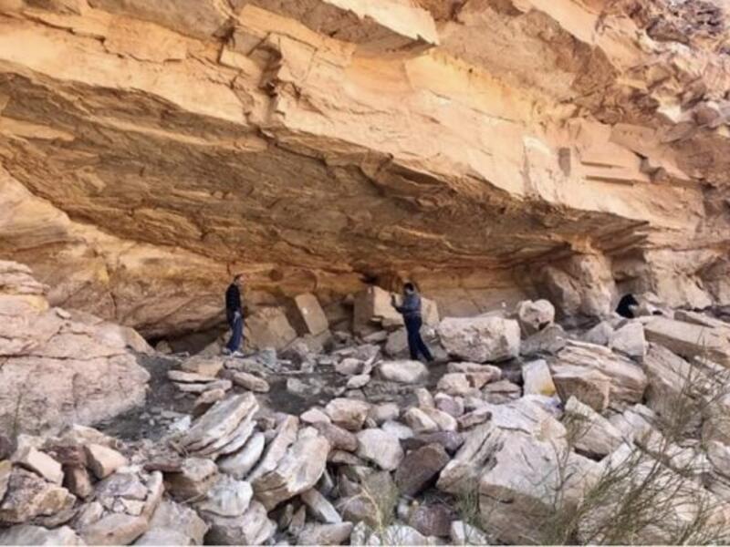 The first group was drawn on the oldest layer of the ceiling of the cave. (EI)