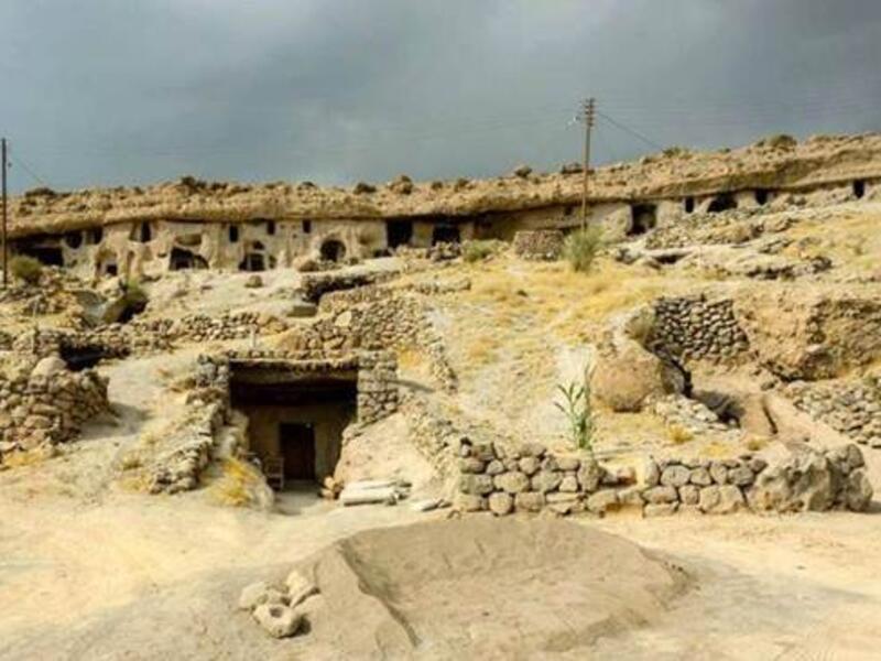 The the 400 cave-houses (Twitter)