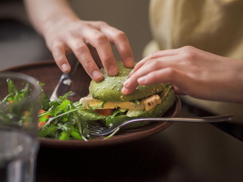 If Being Vegan's Is All the Hype, Why Aren't Middle East Fast Food Chains All Over It?