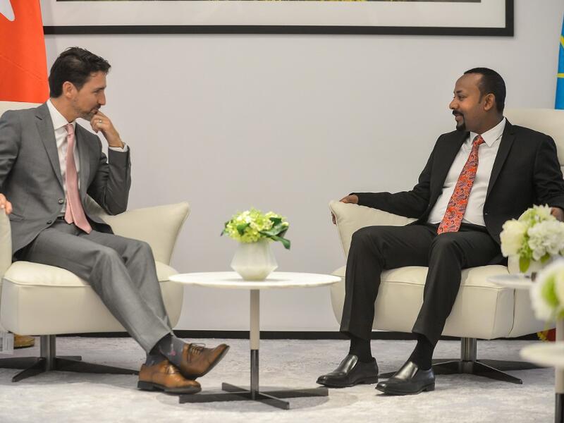 Canadian Prime Minister Justin Trudeau (L) speaks with Ethiopia's Prime Minister Abiy Ahmed during a meeting in Addis Ababa, on February 8, 2020, as part of his official visit to Ethiopia ahead of the 33rd African Union (AU) Summit. MICHAEL TEWELDE / AFP