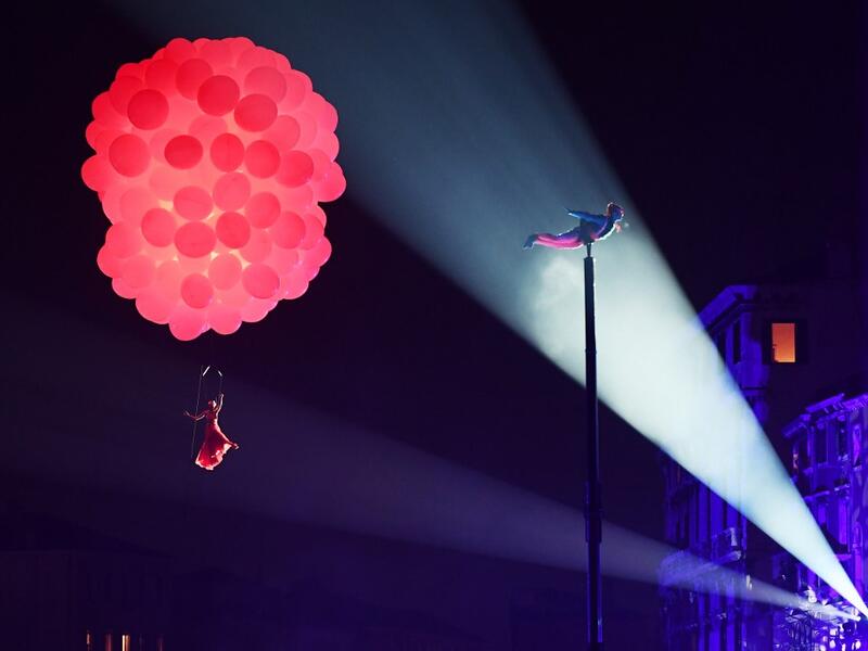 Artists performs during the opening day of the Venice Carnival on the Cannaregio Canal on February 8, 2020, in Venice. The carnival in Venice takes place until February 25, 2020. Vincenzo PINTO / AFP