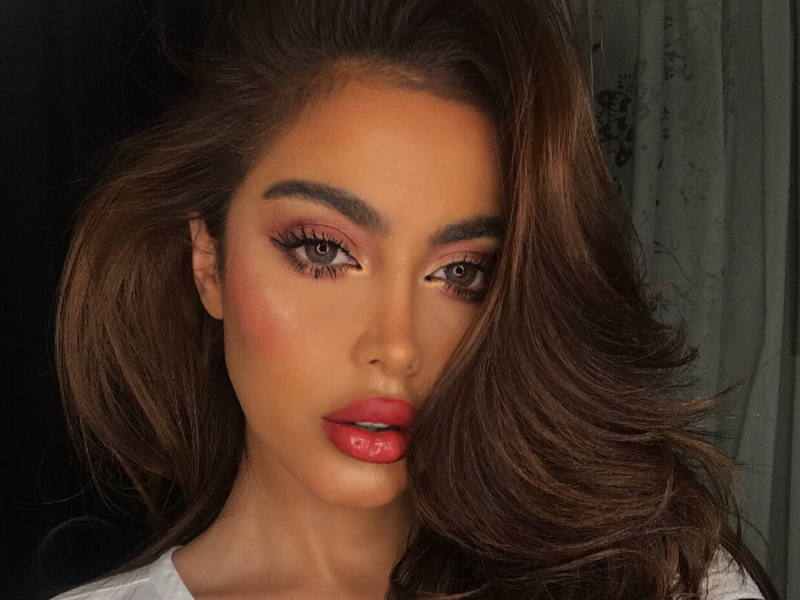 الفاشنيستا الكويتية فاطمة المؤمن