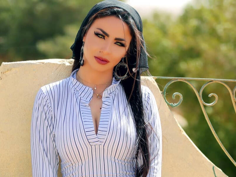 I'm Sexy and I Know It! Bikini Clad Dolly Shahine Puts Her Curves on Display and Comments "the Best Day of My Life"!
