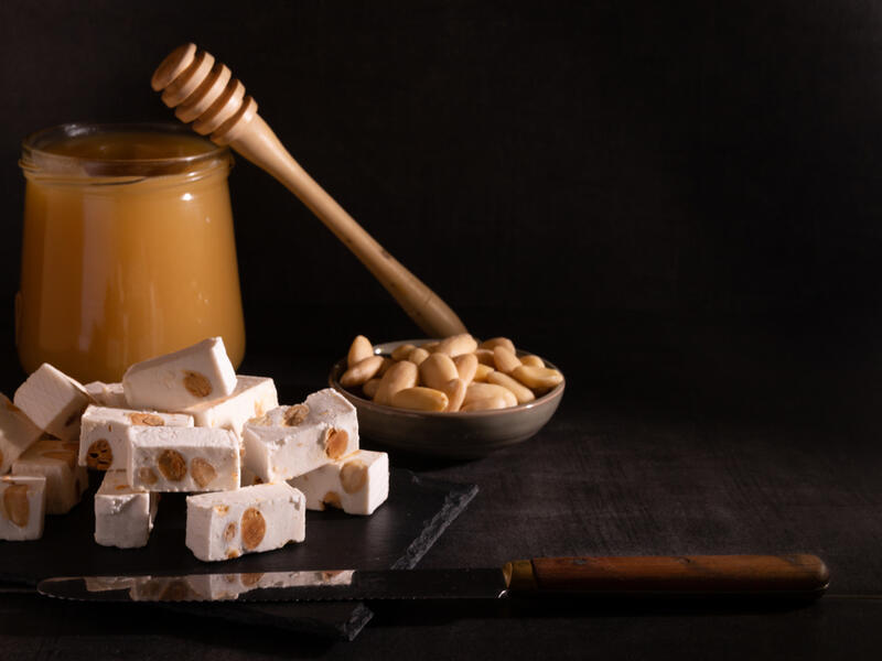 Homemade nougat with honey and almond (Shutterstock)
