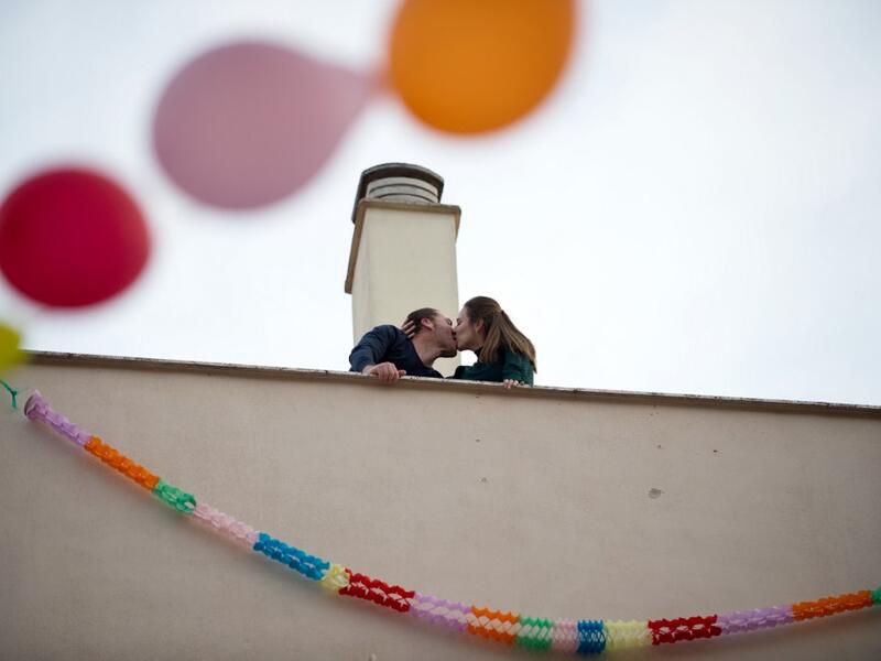 Spain's daily coronavirus death toll shot up to 743 today after falling for four straight days, bringing the total to 13,798, the health ministry said. However, it emphasised that the rise was due to weekend deaths being tallied and that the overall "downward trend" is continuing. JORGE GUERRERO / AFP