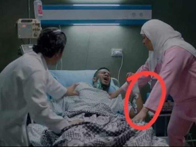 شهدت الحلقتين السابعة والثامنة لمسلسل "البرنس" للفنان محمد رمضان، والتي ظهر فيها داخل غرفة العناية المركزة مستلقيًا على ظهره، وفي يده اليسرى فقط عدد كبير من الأسلاك، منها 6 أسلاك في منطقة الكوع، وهو ما جعل عدد من النشطاء يسخرون من هذا الخطأ.