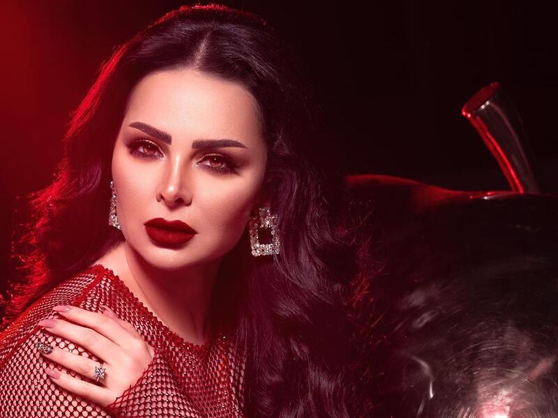 لأول مرة من بعد الخطوبة...ديانا كرزون تشارك صورة مع خطيبها!