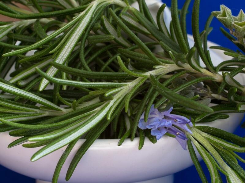 اصنعيه بنفسك: ملح الاستحمام بخلاصة الروزماري