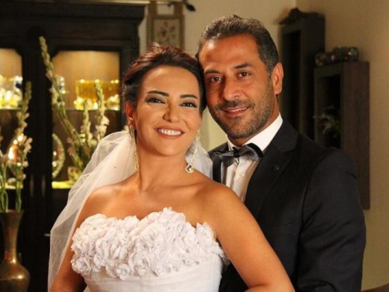 عبد المنعم العمايري يسخر من مرض طليقته أمل عرفة..والجمهور "عيب عليك"!