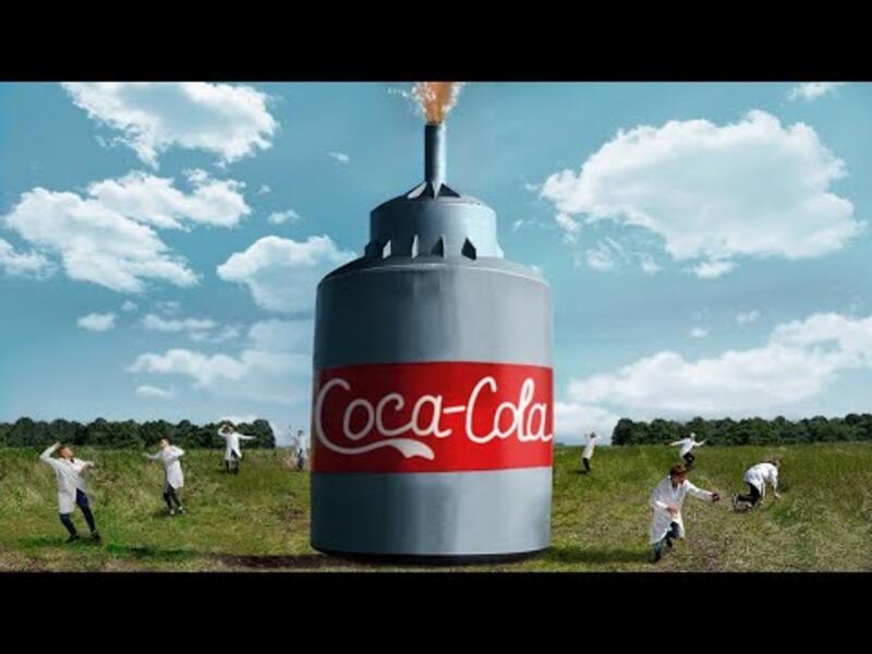 أكبر نافورة كوكاكولا في العالم