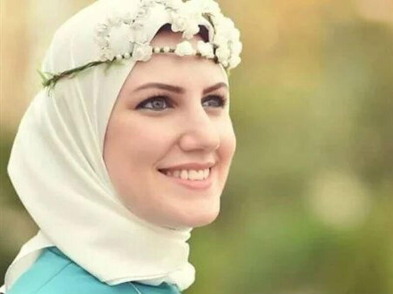 في 2003 نشرت العديد من المواقع أن معز مسعود تزوج من فتاة حسناء تدعى سارة حورية إحدى خريجات الجامعة الأمريكية، ولشدة جمالها حصلت على لقب ملكة جمال الجامعة الأمريكية.