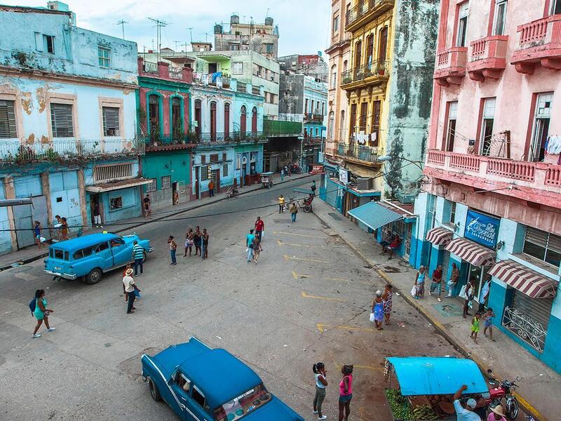 Saudi Photographer Hesham Alhumaid in Central Habana - Havana - Cuba. (Instagram/@hesh4m)