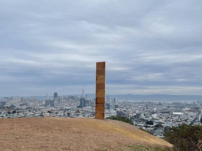  Monolith made out of GINGERBREAD and dotted with frosting and gumdrops appears in San Francisco. (Twitter)