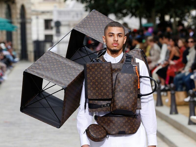 طائرة ورقية من LV