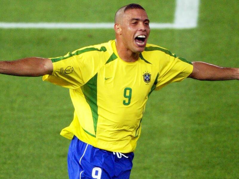 الهجوم: البرازيلي رونالدو