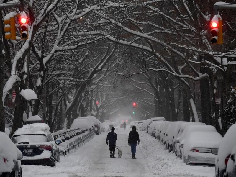 The National Weather Service issued storm warnings from Virginia to Maine -- a swathe home to tens of millions of people -- and forecast snowfall of 18 to 24 inches (45-60 centimeters) in southern New York, northeastern New Jersey and parts of southwest Connecticut.  Angela Weiss / AFP