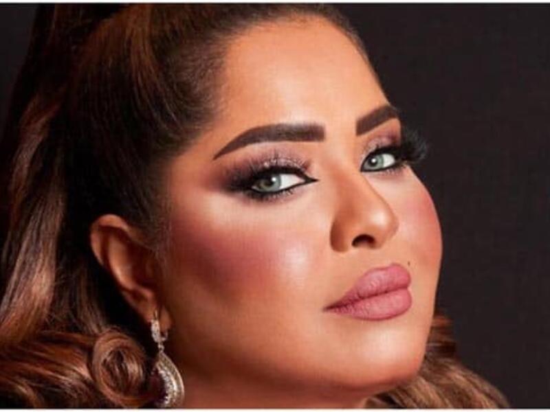 وبعد حملة الانتقاد الذي تعرضت له، دافعت عن نفسها قائلة: "انا احترم الجميع لكن في نفس الوقت على الوافدين احترام الوضع وعدم الدخول الى الكويت في ظل كورونا"، وطالبت مجلس الامة باتخاذ قرار يقضي بمنع دخول الأجانب كإجراء احترازي.