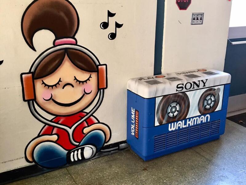 American street artist Tom Bob