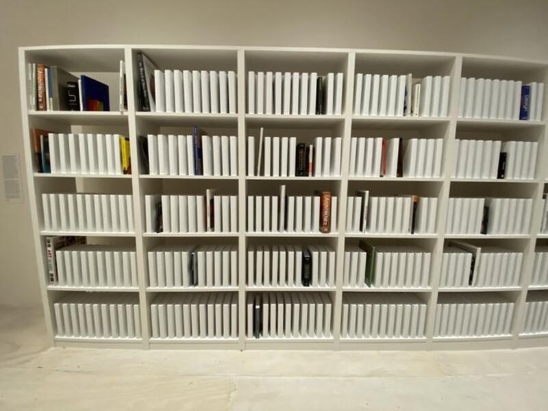 Iraqi artist is helping rebuild the 70,000 volume library