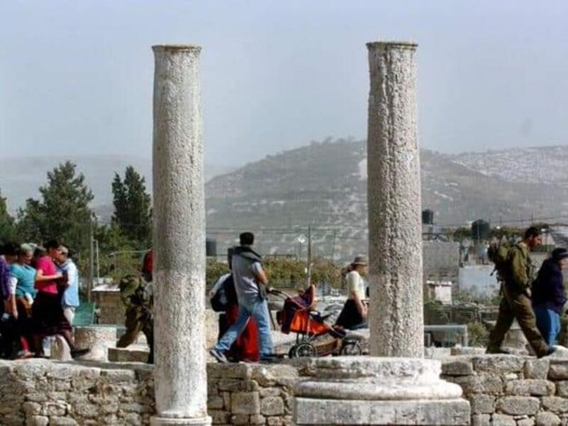 Israeli settlers frequently raid Palestinian archaeological site (twitter file photo) 