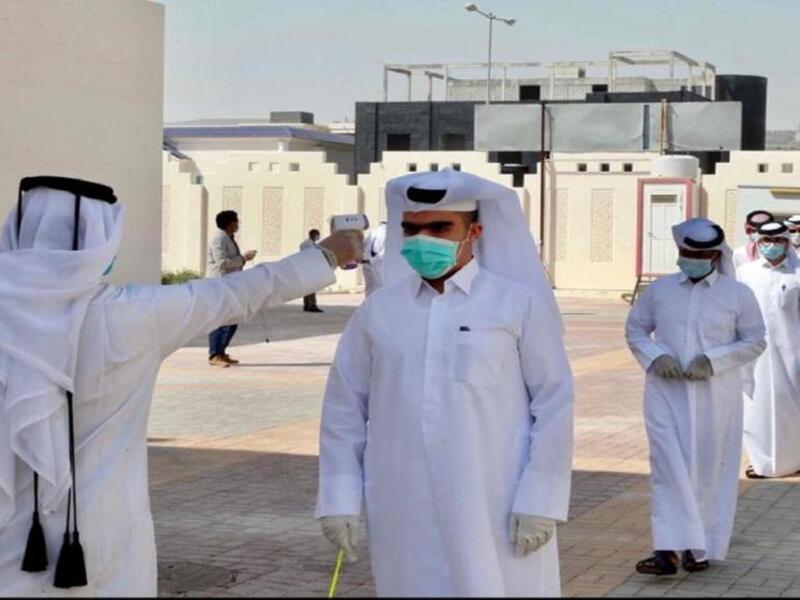 قطر: أعلن مجلس الوزراء القطري عدم السماح بإقامة صلاة التراويح في المساجد وأن يؤدي المواطنون صلاتهم في منازلهم.