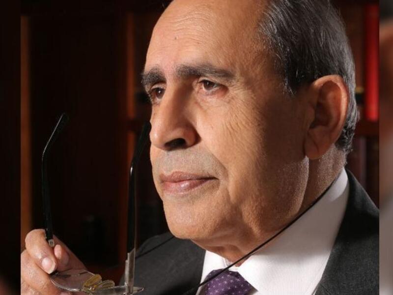 وفاة الشاعر والمفكر الفلسطيني، عز الدين المناصرة 